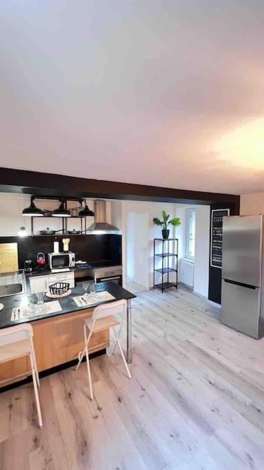 Logement Moderne Au Coeur Du Village Saint-Georges-de-Luzençon Εξωτερικό φωτογραφία