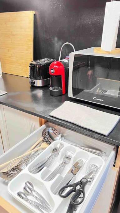 Logement Moderne Au Coeur Du Village Saint-Georges-de-Luzençon Εξωτερικό φωτογραφία