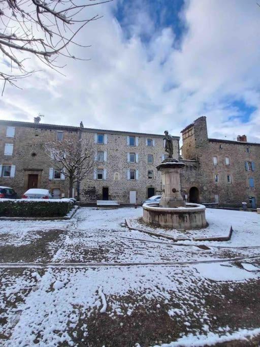 Logement Moderne Au Coeur Du Village Saint-Georges-de-Luzençon Εξωτερικό φωτογραφία